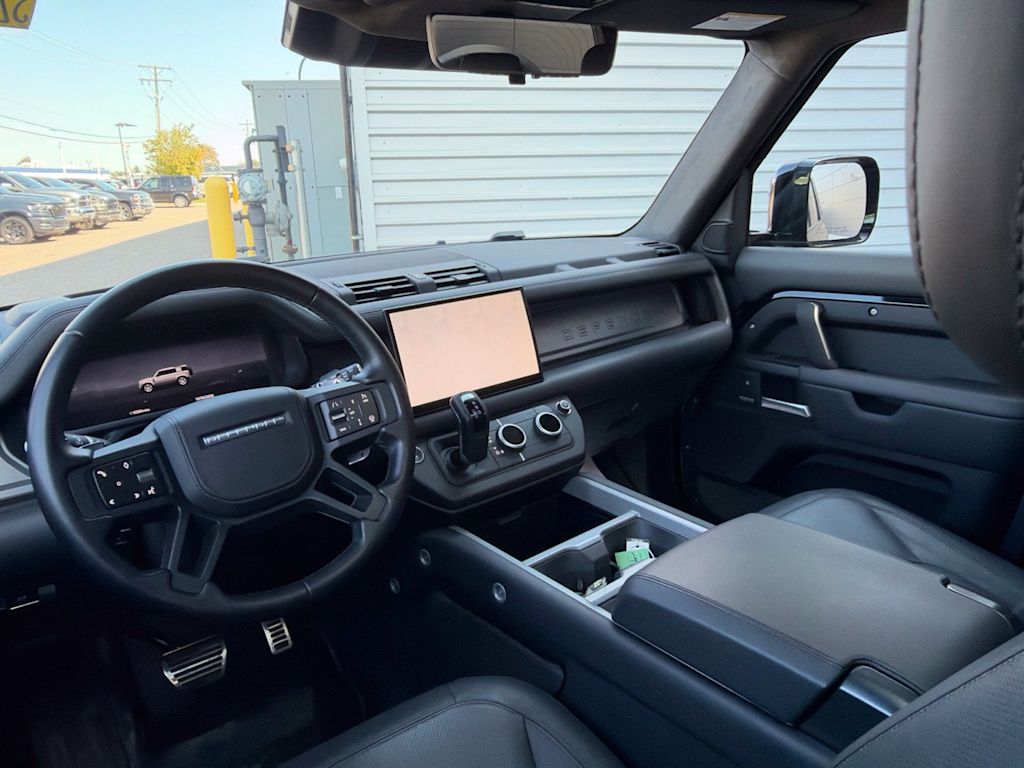 Thumbnail: 2025 Land Rover Defender - 6