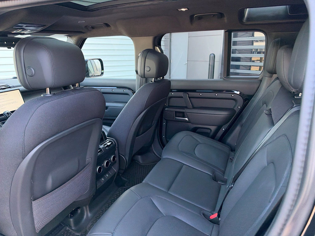 Thumbnail: 2025 Land Rover Defender - 7