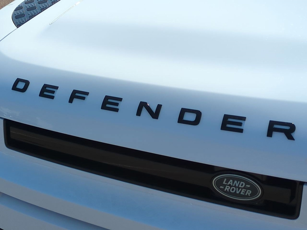 Thumbnail: 2025 Land Rover Defender - 25