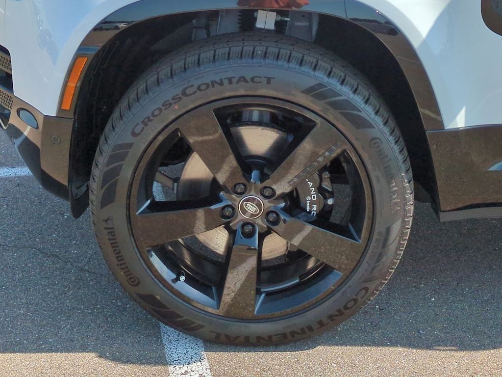 Thumbnail: 2025 Land Rover Defender - 6