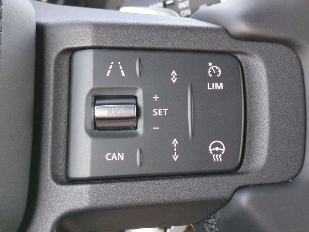 Thumbnail: 2025 Land Rover Defender - 32