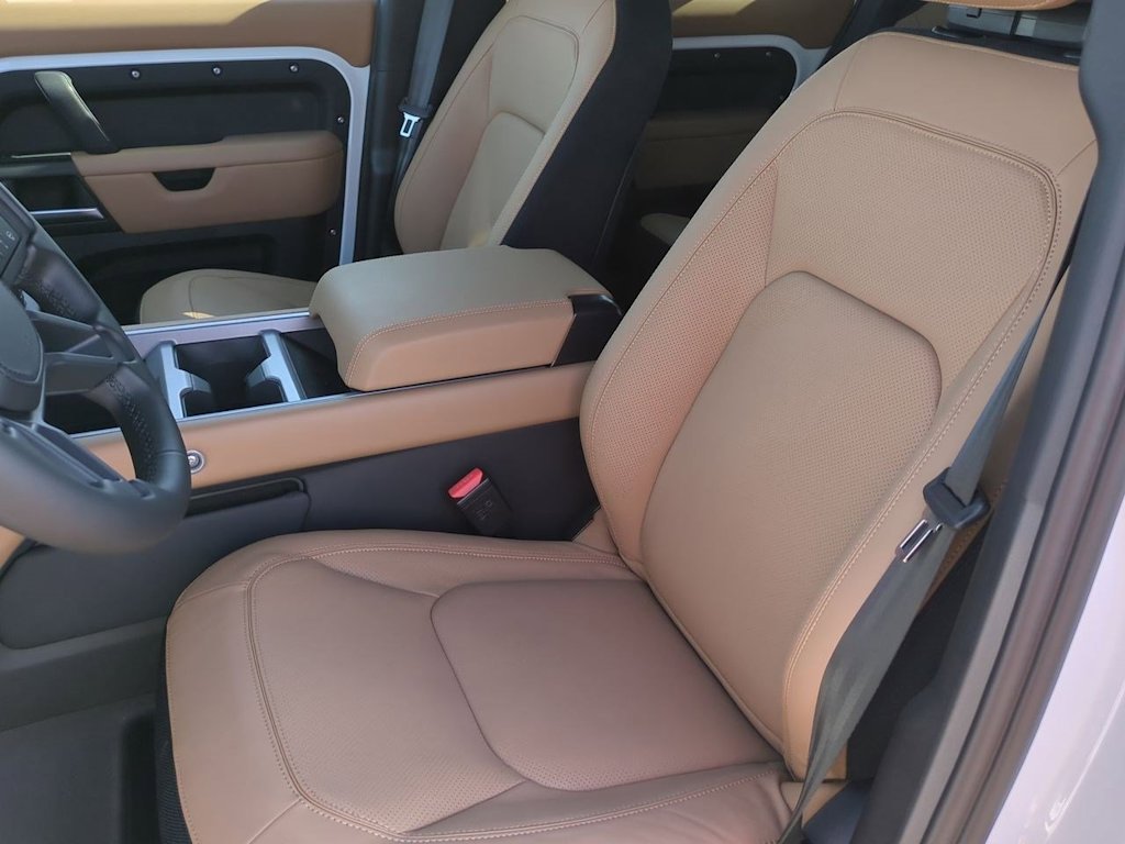 Thumbnail: 2025 Land Rover Defender - 8