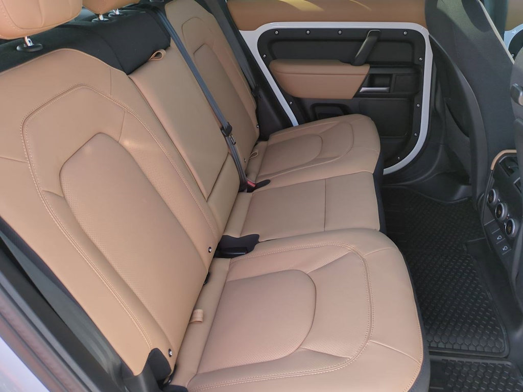 Thumbnail: 2025 Land Rover Defender - 29