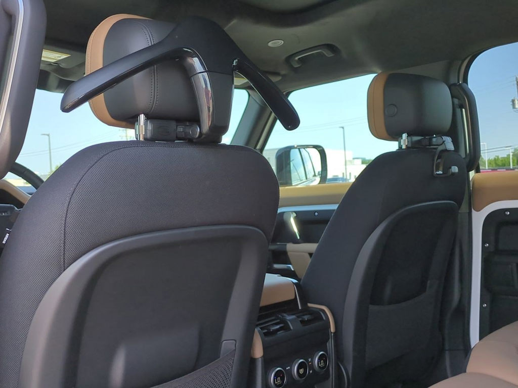 Thumbnail: 2025 Land Rover Defender - 10