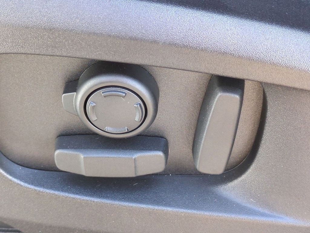 Thumbnail: 2025 Land Rover Defender - 26