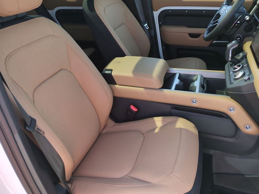 Thumbnail: 2025 Land Rover Defender - 9