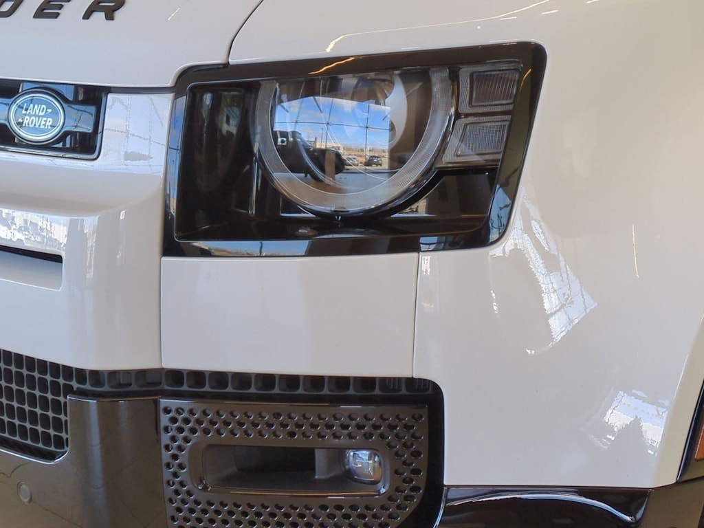 2025 Land Rover Defender 110 23
