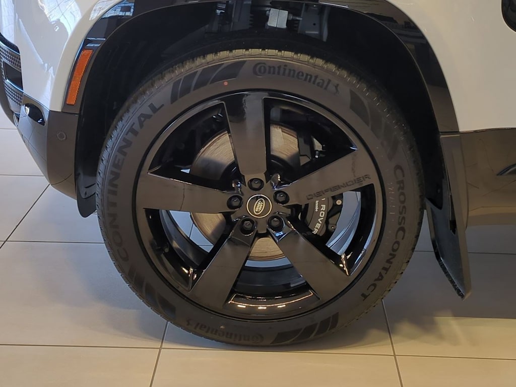 2025 Land Rover Defender 110 7