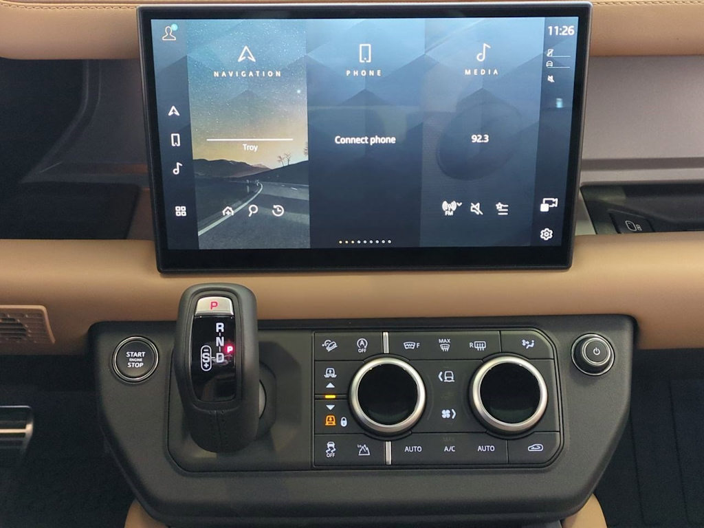 2025 Land Rover Defender 110 33