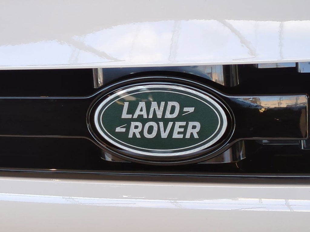 2025 Land Rover Defender 110 24