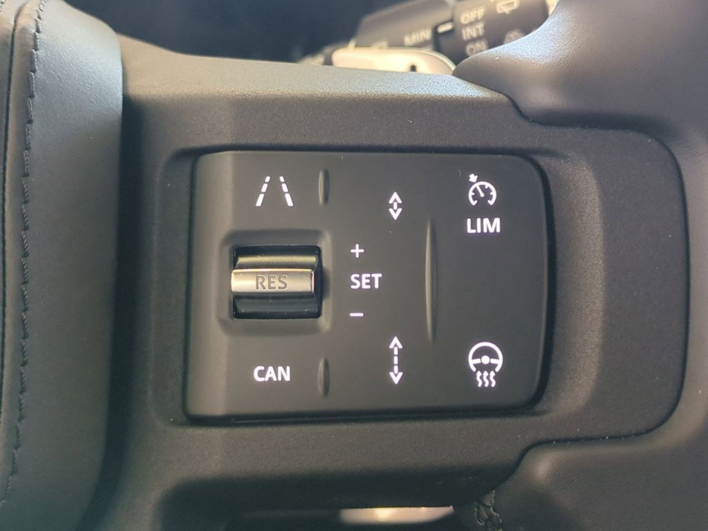 2025 Land Rover Defender 110 31