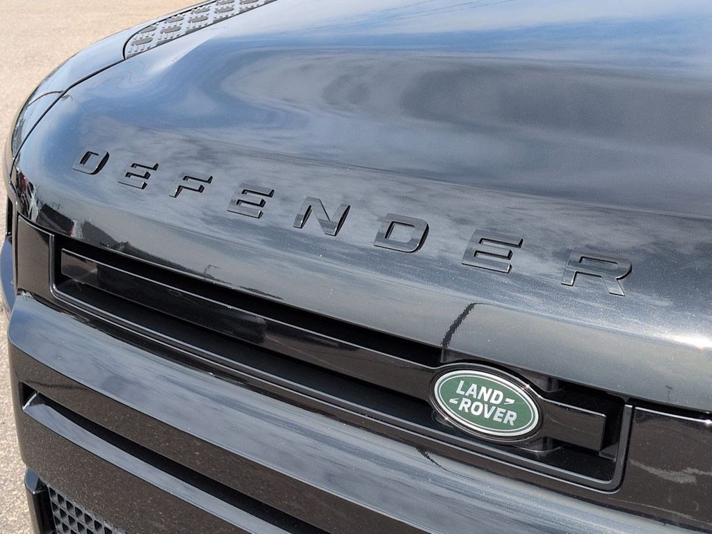 Thumbnail: 2023 Land Rover Defender - 25