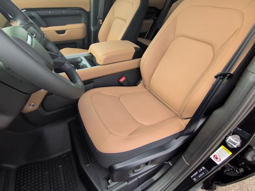 Thumbnail: 2026 Land Rover Defender - 10