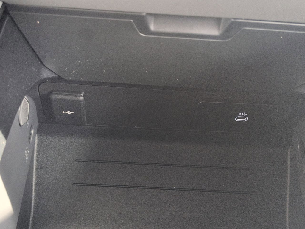 Thumbnail: 2026 Land Rover Defender - 38