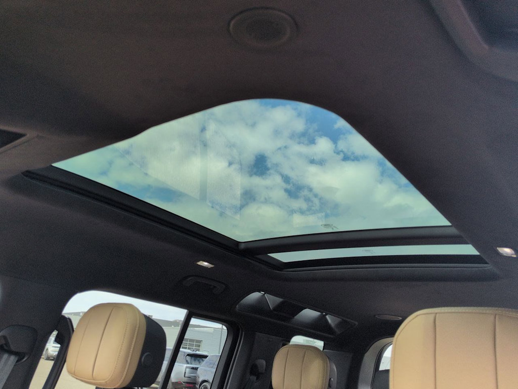 Thumbnail: 2026 Land Rover Defender - 27