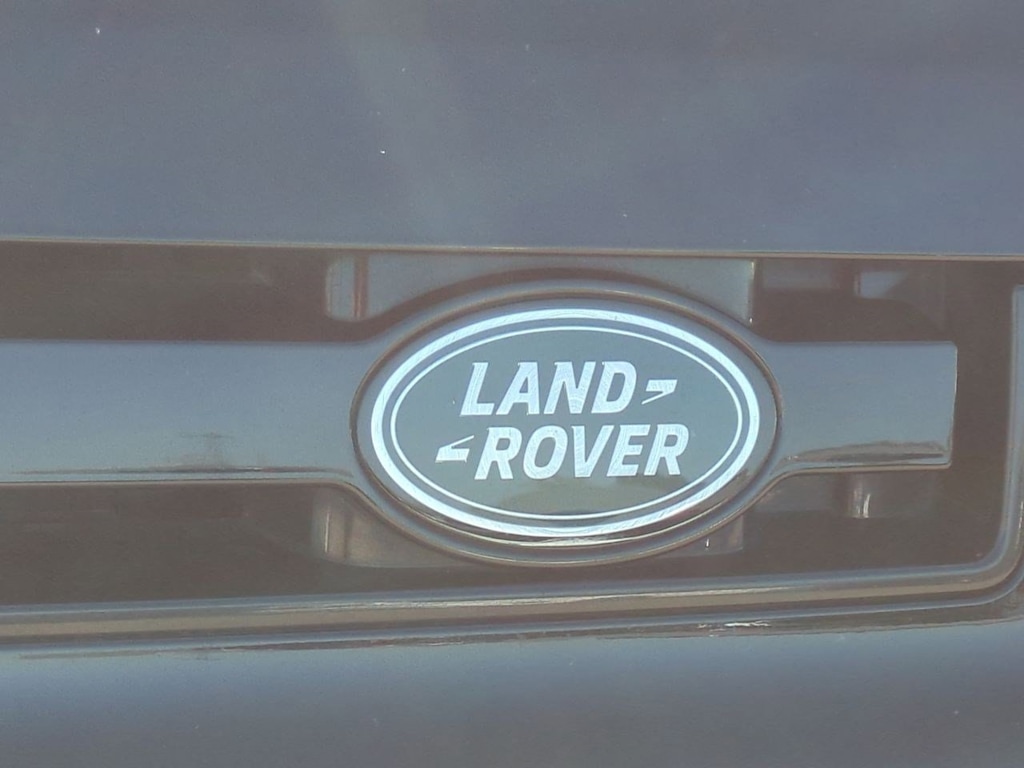 Thumbnail: 2023 Land Rover Defender - 23