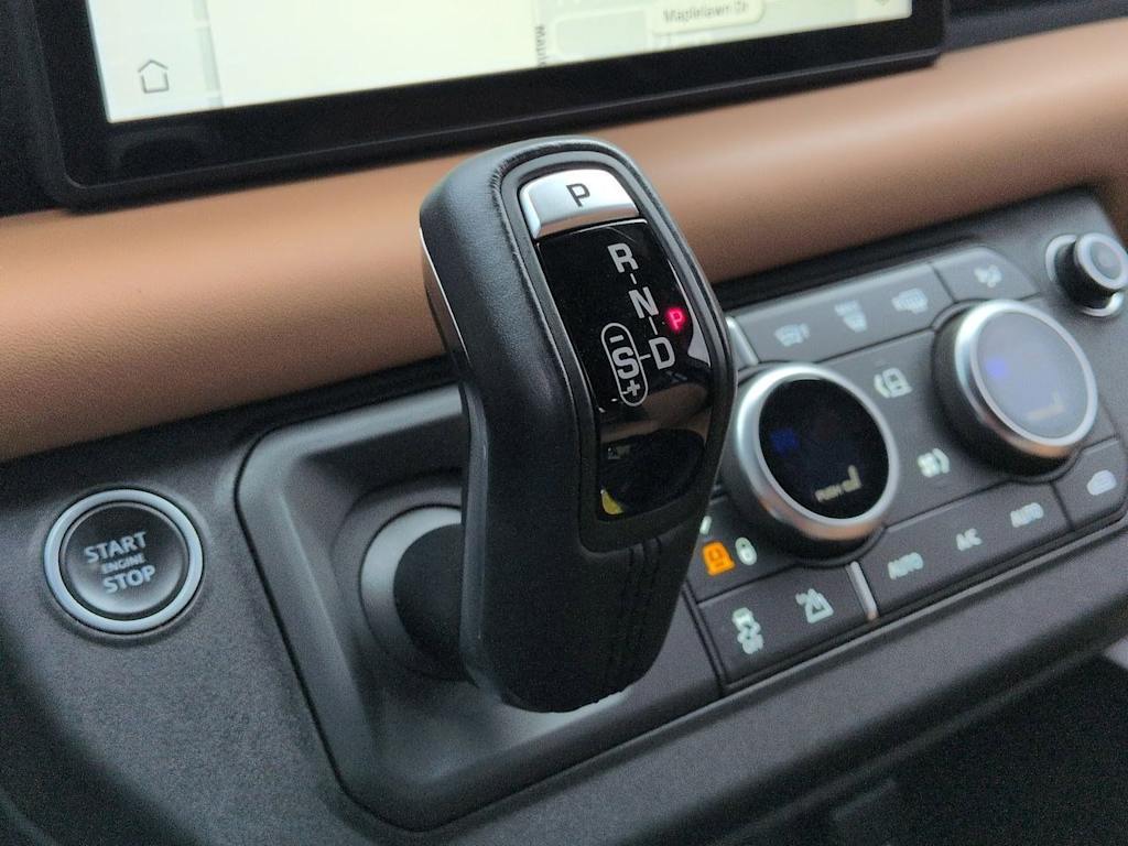 Thumbnail: 2020 Land Rover Defender - 37