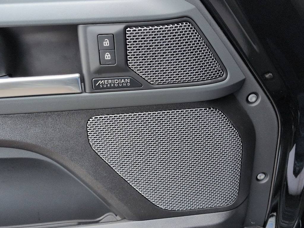 Thumbnail: 2020 Land Rover Defender - 35