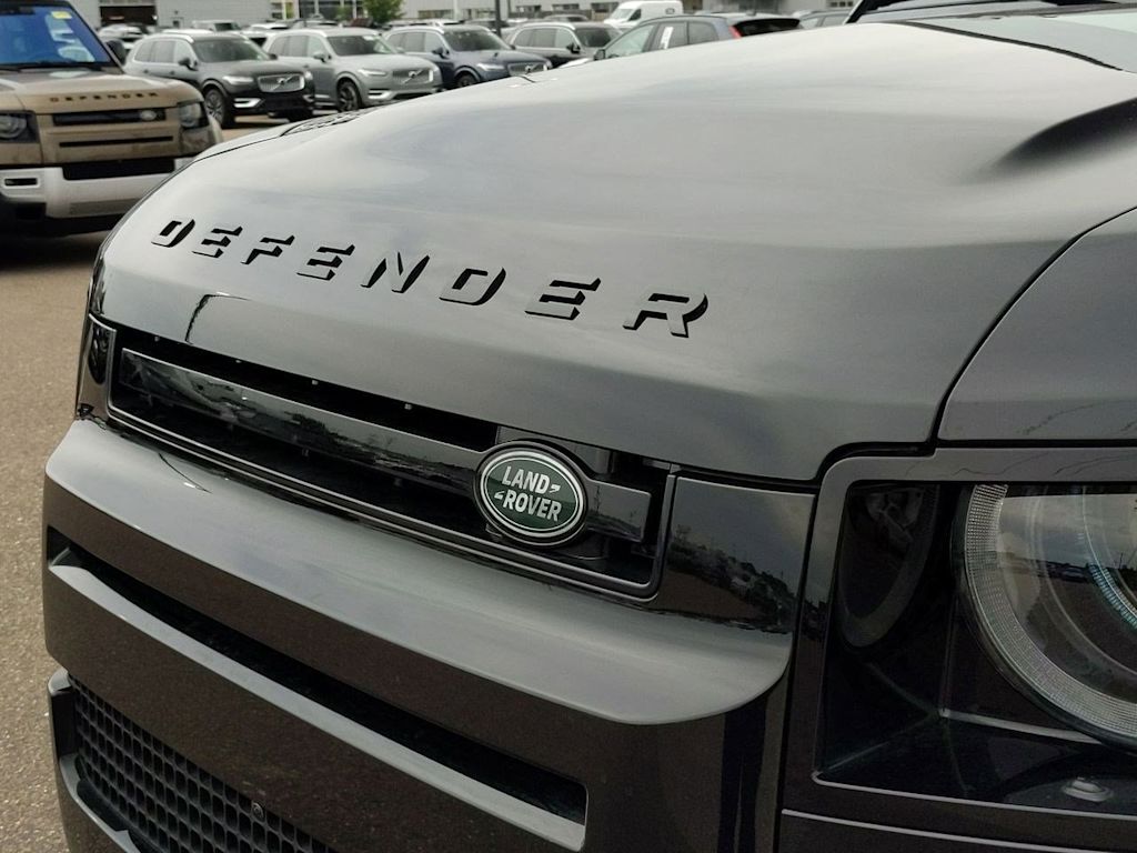 2024 Land Rover Defender 110 6