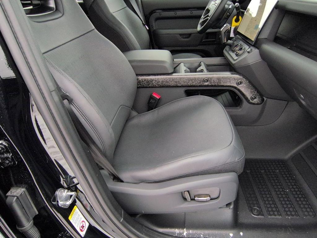 Thumbnail: 2026 Land Rover Defender - 8