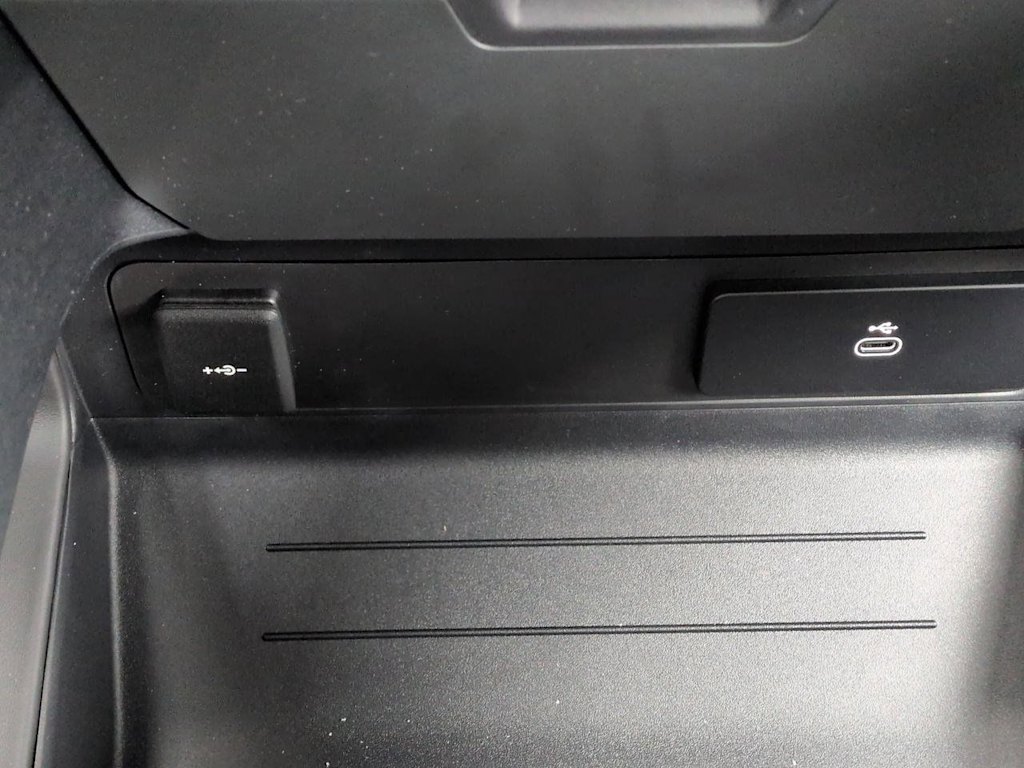 Thumbnail: 2026 Land Rover Defender - 26