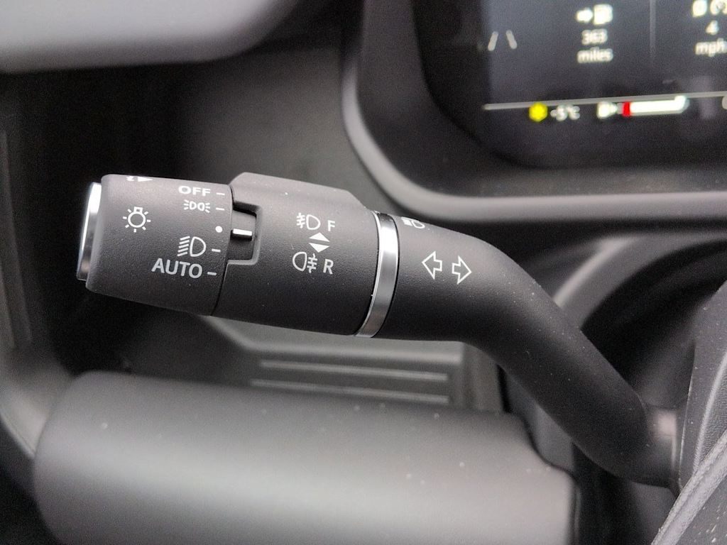 Thumbnail: 2026 Land Rover Defender - 9