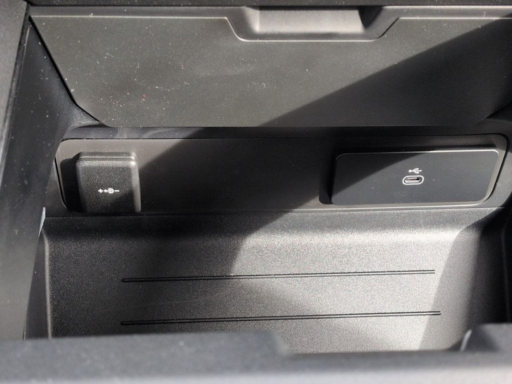 Thumbnail: 2026 Land Rover Defender - 37