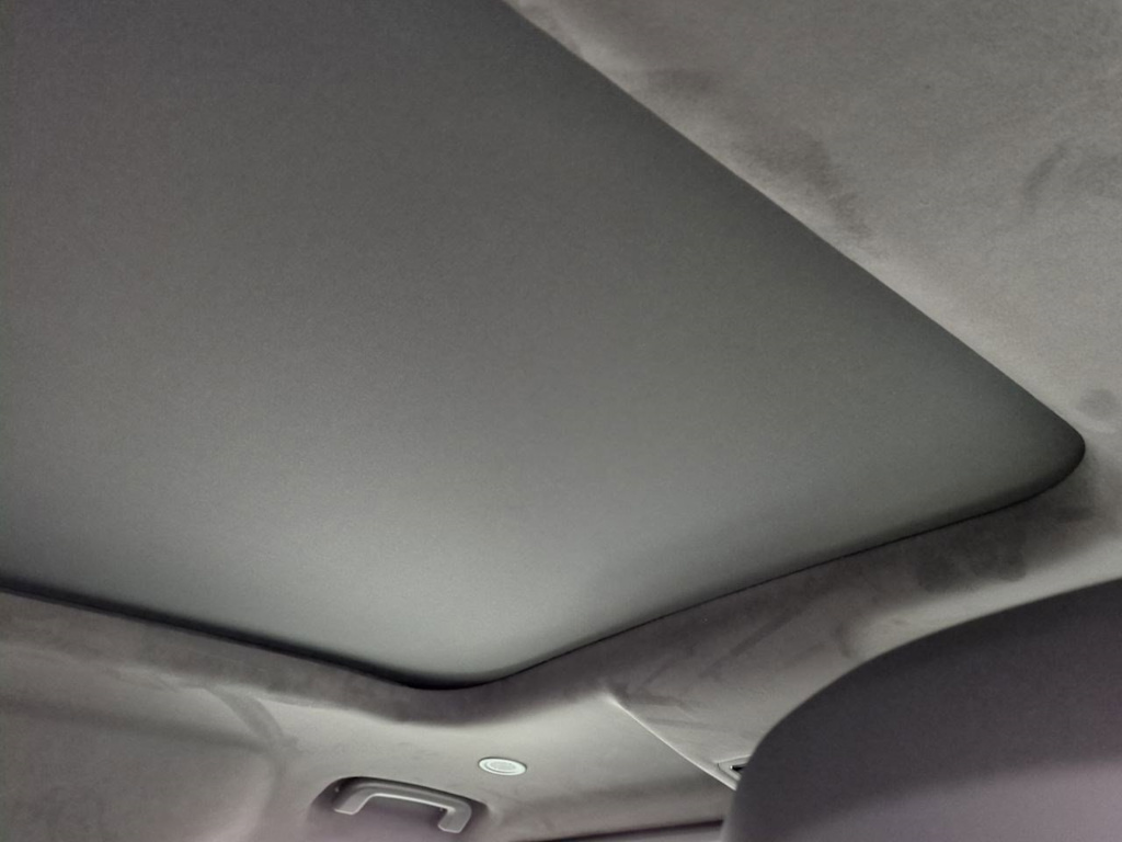 Thumbnail: 2026 Land Rover Defender - 30