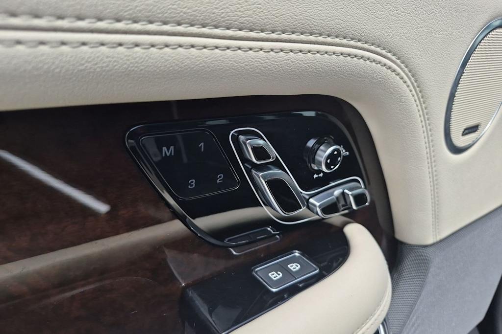 Thumbnail: 2021 Land Rover Range Rover - 25