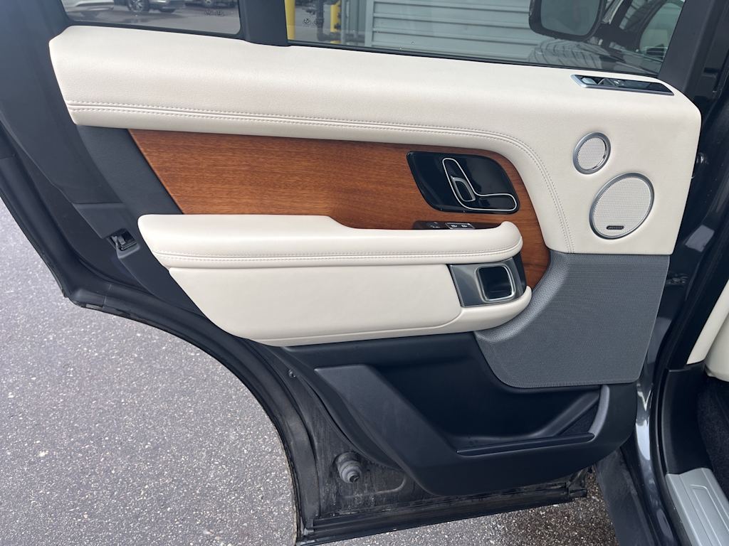 Thumbnail: 2022 Land Rover Range Rover - 25