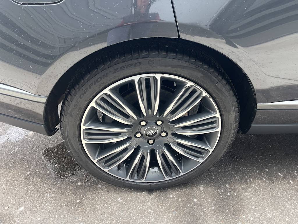 Thumbnail: 2022 Land Rover Range Rover - 18