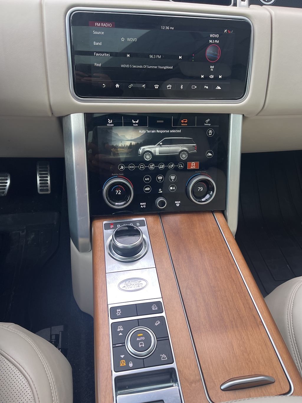 Thumbnail: 2022 Land Rover Range Rover - 9