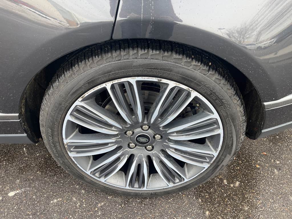 Thumbnail: 2022 Land Rover Range Rover - 16