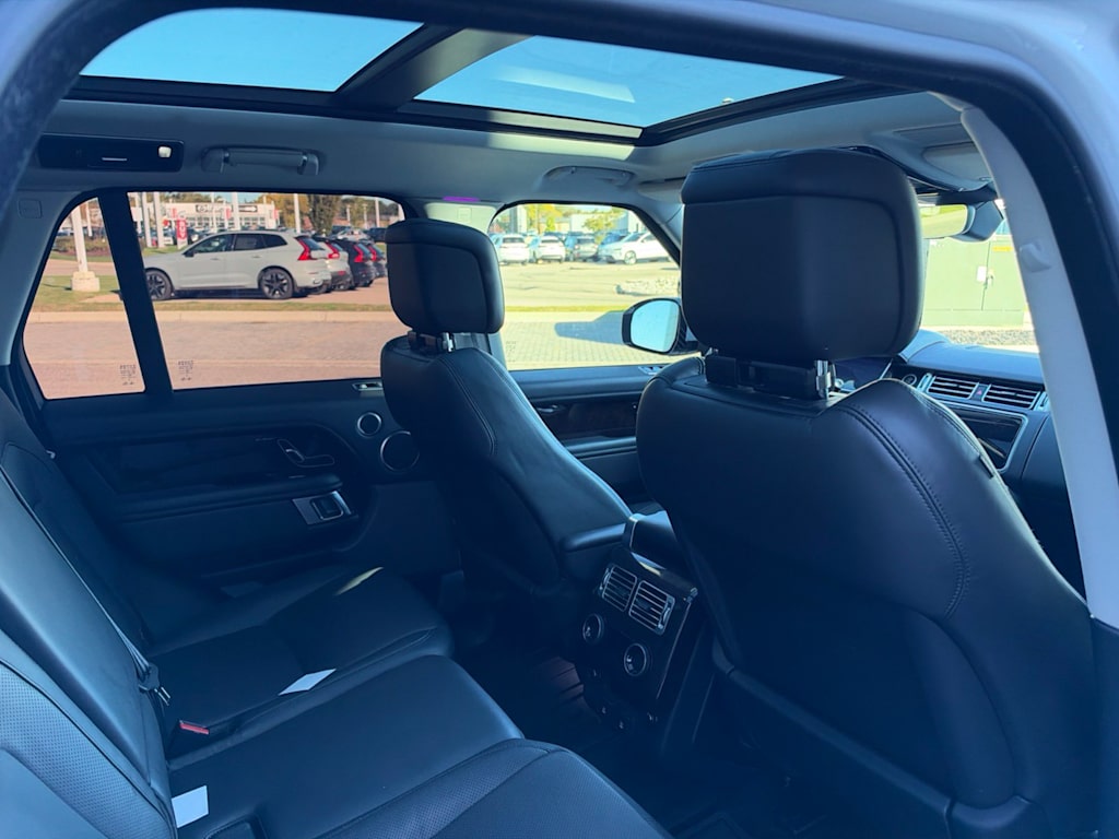 Thumbnail: 2021 Land Rover Range Rover - 13