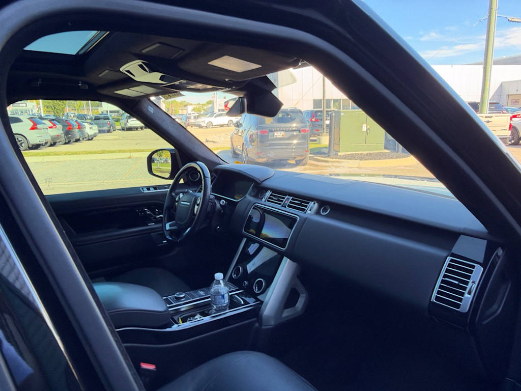 Thumbnail: 2022 Land Rover Range Rover - 7