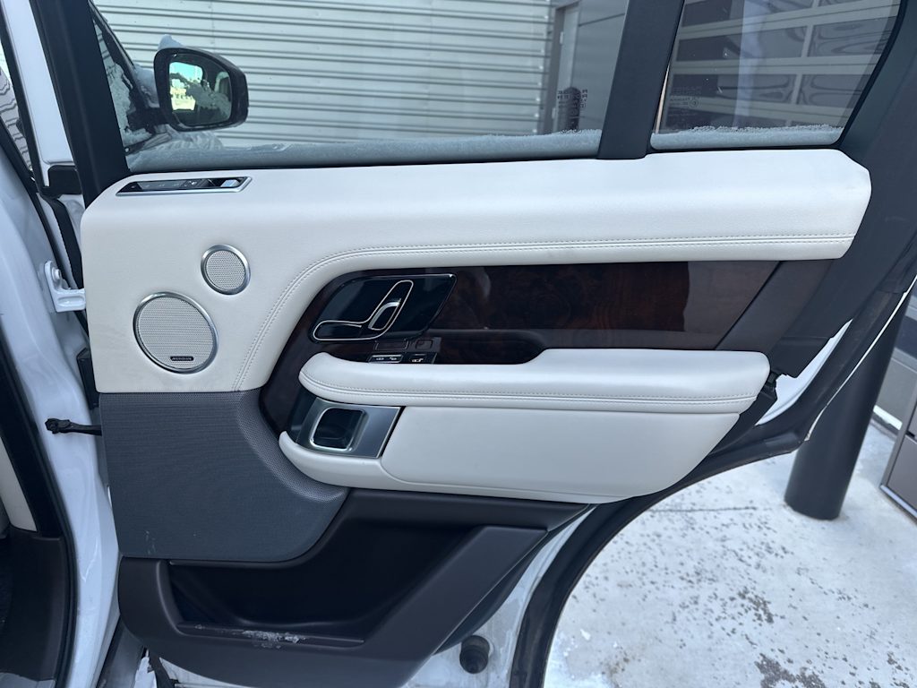 Thumbnail: 2019 Land Rover Range Rover - 21