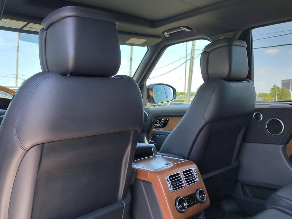 Thumbnail: 2019 Land Rover Range Rover - 11