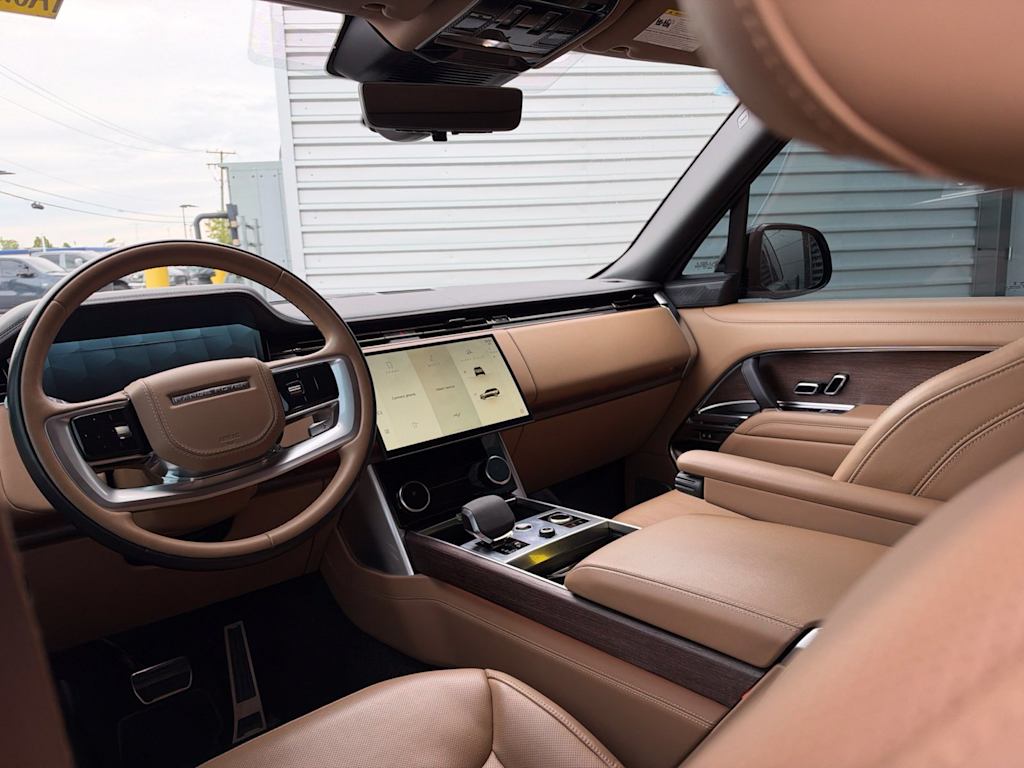 Thumbnail: 2023 Land Rover Range Rover - 7