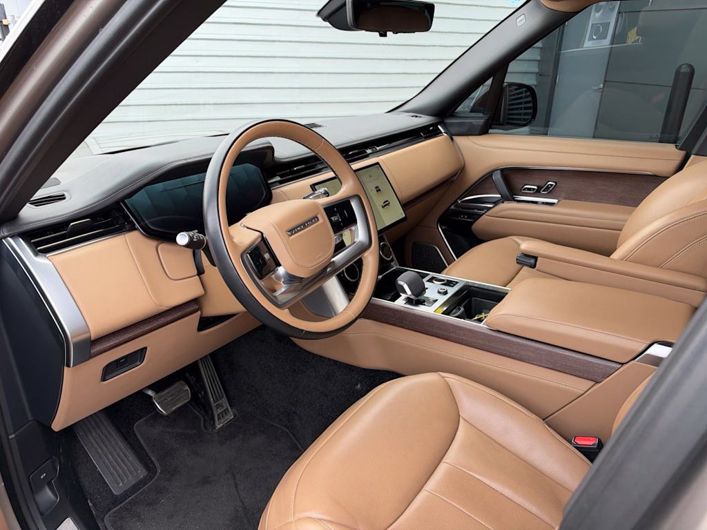 Thumbnail: 2023 Land Rover Range Rover - 2