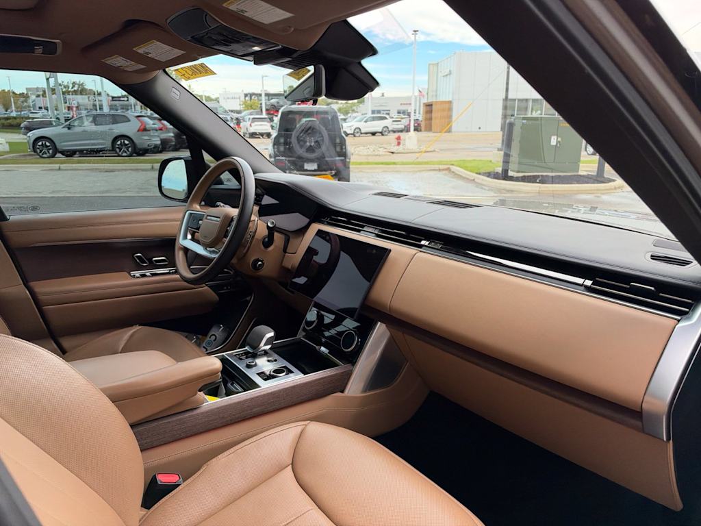 Thumbnail: 2023 Land Rover Range Rover - 9