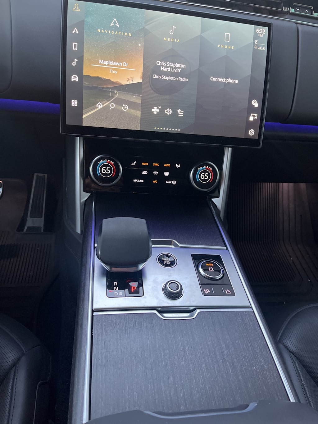 Thumbnail: 2023 Land Rover Range Rover - 23