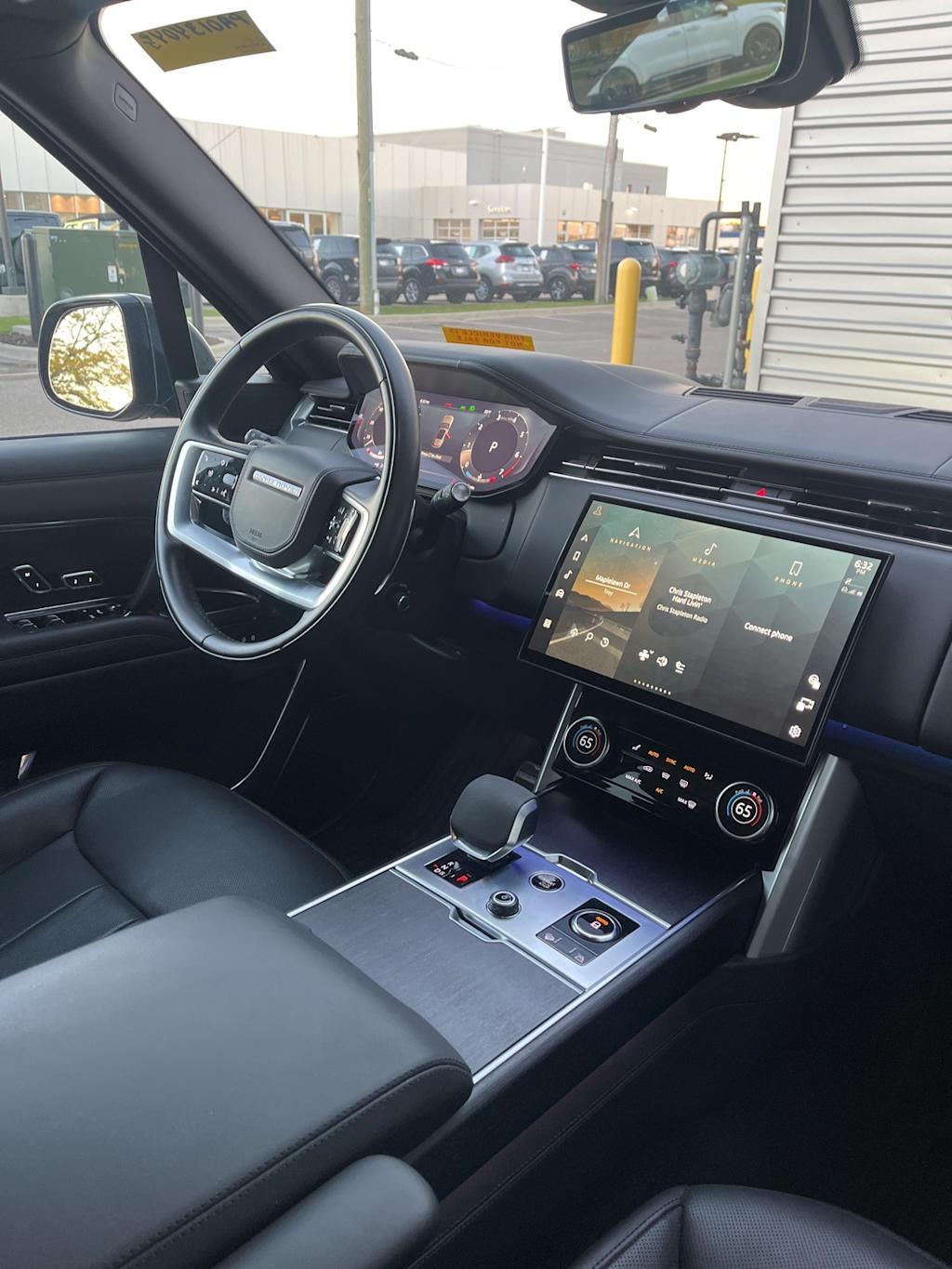 Thumbnail: 2023 Land Rover Range Rover - 2