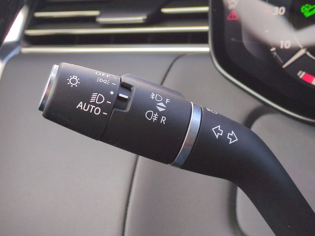 Thumbnail: 2023 Land Rover Range Rover - 33