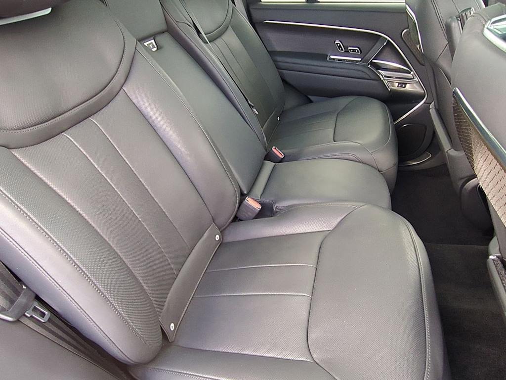 Thumbnail: 2023 Land Rover Range Rover - 10