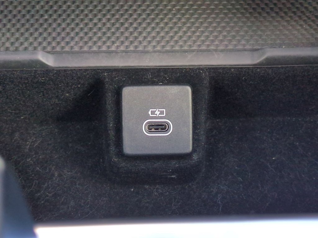 Thumbnail: 2023 Land Rover Range Rover - 36