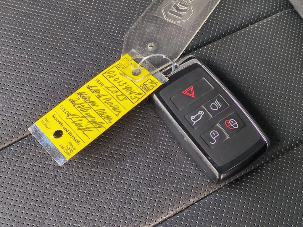 Thumbnail: 2023 Land Rover Range Rover - 17