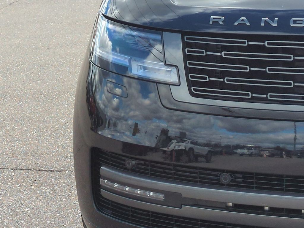 Thumbnail: 2023 Land Rover Range Rover - 6