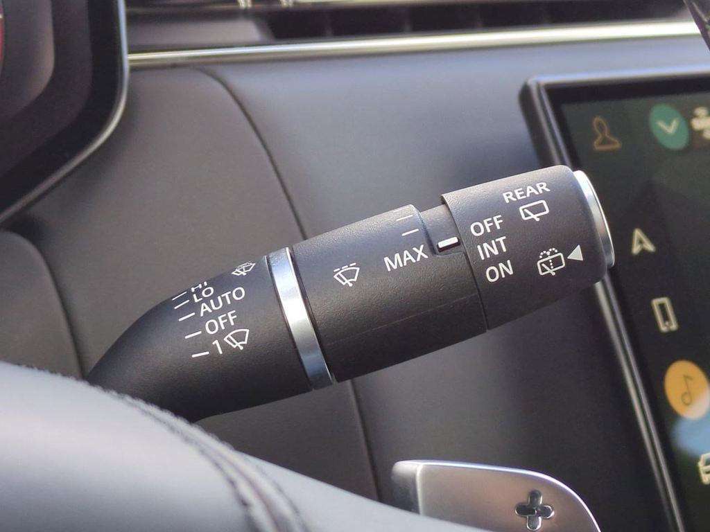 Thumbnail: 2023 Land Rover Range Rover - 32