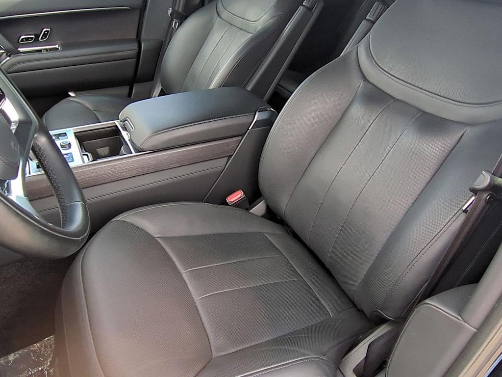 Thumbnail: 2023 Land Rover Range Rover - 9