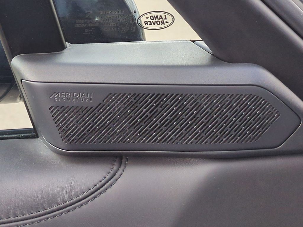 Thumbnail: 2023 Land Rover Range Rover - 18